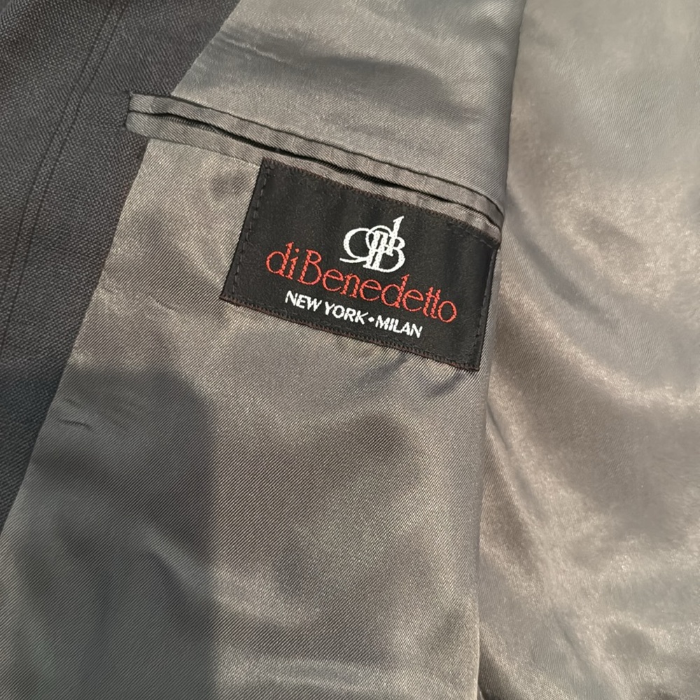 Suit - Picture 5 of 5